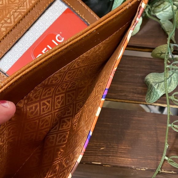 New! Beautiful Colorful Patterned Relic Wallet - Picture 4 of 8